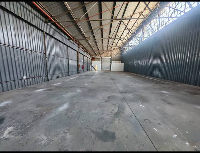 352M² WAREHOUSE TO LET IN CITY DEEP